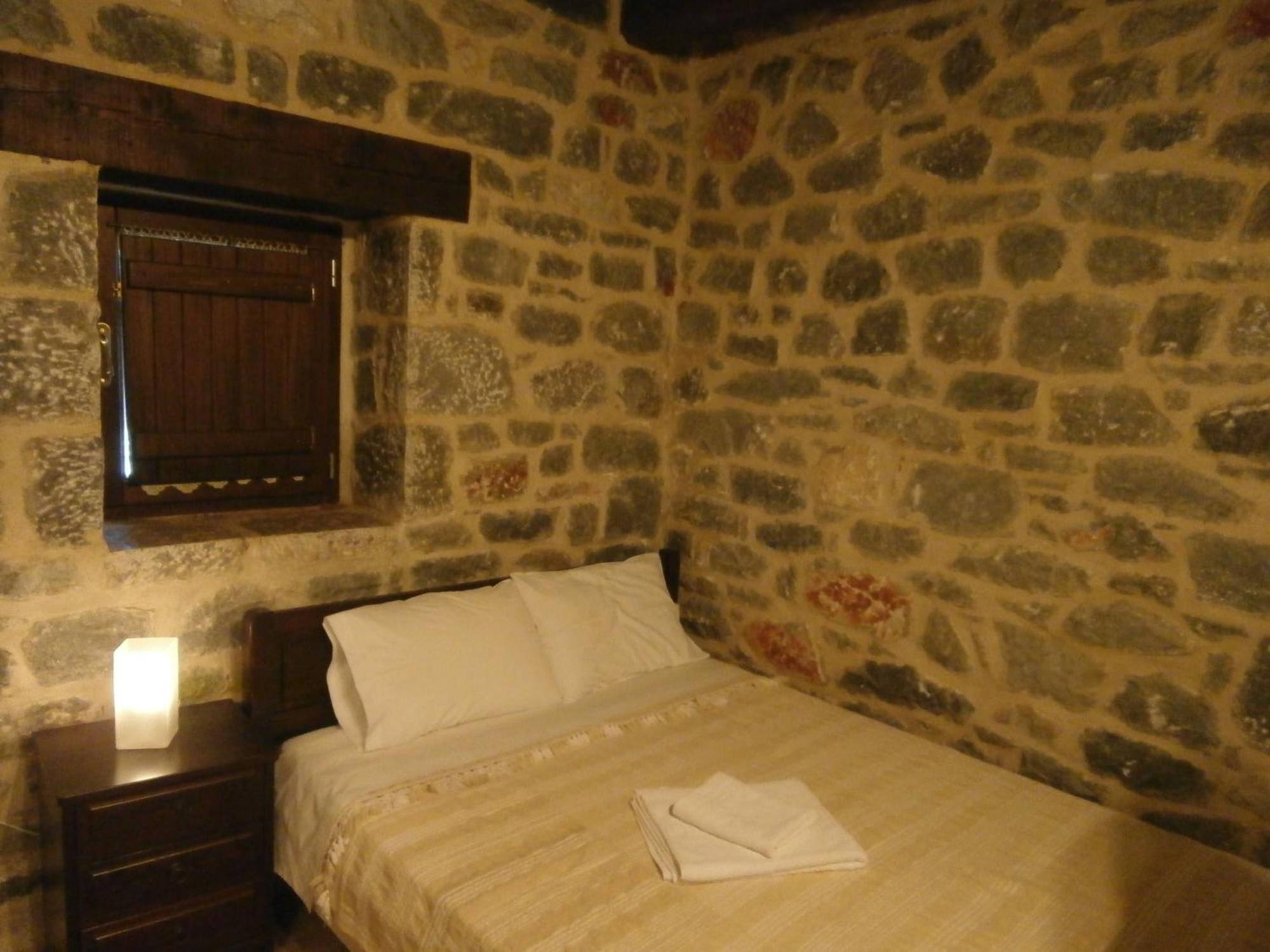 Pirgoi Edem Hotel Pyrgos Dirou Room photo